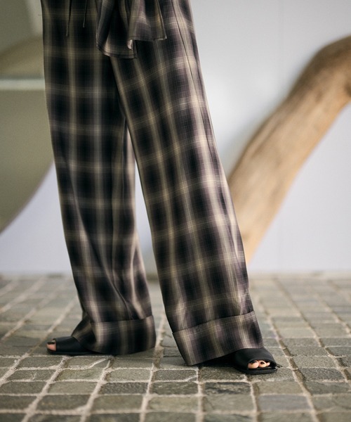 LAULEN（ローレン）の「ombre check urban setup / オンブレチェックセットアップ（サロペット/オーバーオール・レディース・ブラック・FREE）」の8枚目の写真
