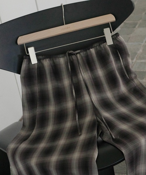 LAULEN（ローレン）の「ombre check urban setup / オンブレチェックセットアップ（サロペット/オーバーオール・レディース・ブラック・FREE）」の5枚目の写真