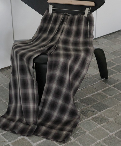 LAULEN（ローレン）の「ombre check urban setup / オンブレチェックセットアップ（サロペット/オーバーオール・レディース・ブラック・FREE）」の4枚目の写真