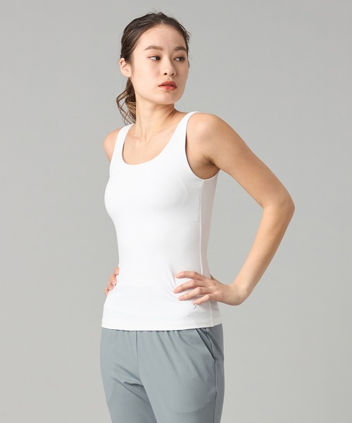 Chacott（チャコット）の「Motionブラトップロング（Tシャツ/カットソー・レディース・ホワイト/ブラック/スモークピンク・M）」の2枚目の写真