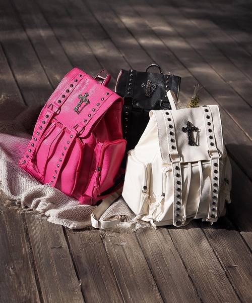 1111clothing(ワンフォークロージング)の「クロスチャーム バックパック / Cross Charm Backpack(バックパック/リュック・レディース・ピンク/ブラック/オフホワイト・FREE)」の4枚目の写真