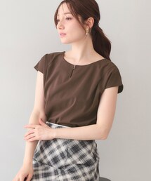 index | 【接触冷感】ビジューキーネックフレンチトップス《UVケア/洗濯機OK/XS~3L/8col》(Tシャツ/カットソー)