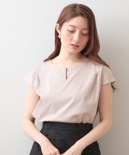index(インデックス)の「【接触冷感】ビジューキーネックフレンチトップス《UVケア/洗濯機OK/XS~3L/8col》(Tシャツ/カットソー・レディース・ナチュラル/オフホワイト/ネイビー/ピンク/ボルドー/ライトイエロー系/ブラウン系その他/ライトブルー・44/38/36/34/40/42)」の20枚目の写真