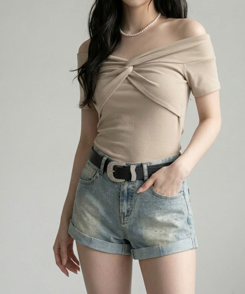 VIVID LADY(ビビッドレディー)の「フロントツイスト オフショルダー 半袖Tシャツ(Tシャツ/カットソー・レディース・ブラウン/ベージュ/グレー・FREE)」の12枚目の写真