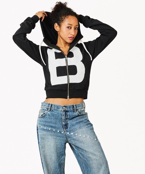 BEEDEN（ビーデン）の「B LOGO BASIC HOODIE（パーカー・レディース・ホワイト/ブラック/グレー・FREE）」の2枚目の写真