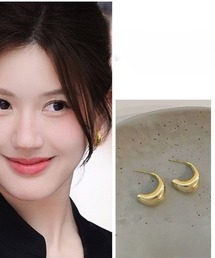 I.O.E（アイオイ）の「[韓国トレンド] ミニマルゴールドピアスセット（イヤリング）」