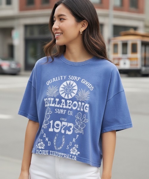 BILLABONG(ビラボン)の「BILLABONG ウィメンズ SUN ECHOES WL CROPPED COOL DRY TEE Tシャツ 【2026年夏モデル】(Tシャツ/カットソー・レディース・ホワイト/オフホワイト/ベージュ/ブルー系その他/イエロー系その他・MEDIUM)」の1枚目の写真