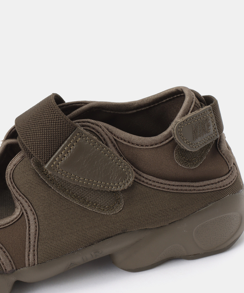 NIKE(ナイキ)の「NIKE/ナイキ エアリフト IV6058-200(その他シューズ・レディース・カーキ・25cm/24cm/23cm)」の8枚目の写真