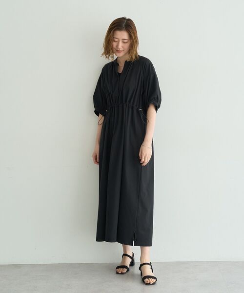 YECCA VECCA(イェッカヴェッカ)の「【UVカット】ドロストギャザー袖ワンピース(ワンピース・レディース・ブラック/ブラウン・FREE)」の4枚目の写真