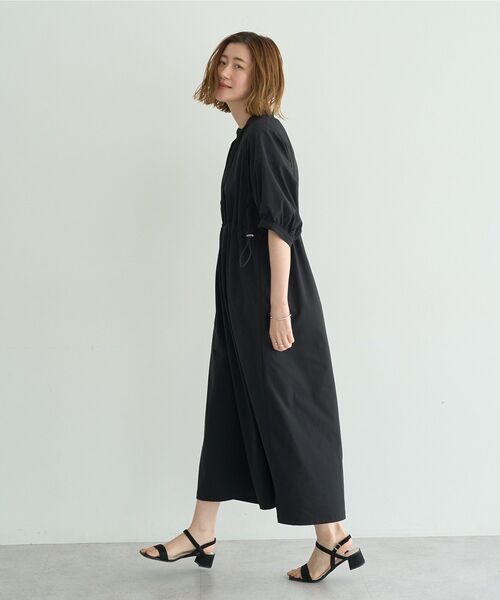 YECCA VECCA(イェッカヴェッカ)の「【UVカット】ドロストギャザー袖ワンピース(ワンピース・レディース・ブラック/ブラウン・FREE)」の5枚目の写真