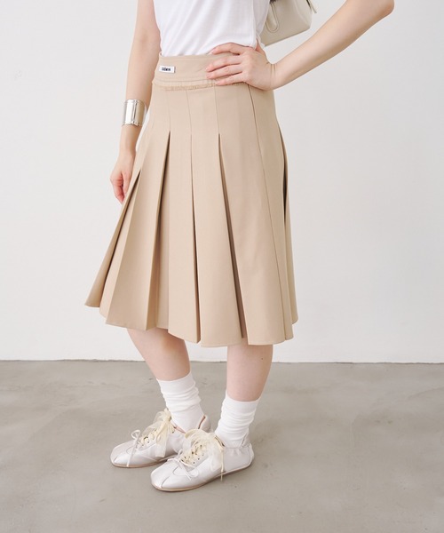 SOEMIN（ソミン）の「Box pleats midi skirt／ミディ丈ボックスプリーツスカート（スカート・レディース・チャコールグレー/ベージュ・FREE）」の16枚目の写真