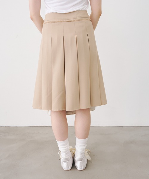 SOEMIN（ソミン）の「Box pleats midi skirt／ミディ丈ボックスプリーツスカート（スカート・レディース・チャコールグレー/ベージュ・FREE）」の18枚目の写真