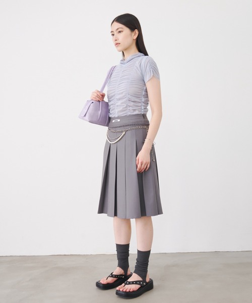 SOEMIN（ソミン）の「Box pleats midi skirt／ミディ丈ボックスプリーツスカート（スカート・レディース・チャコールグレー/ベージュ・FREE）」の5枚目の写真