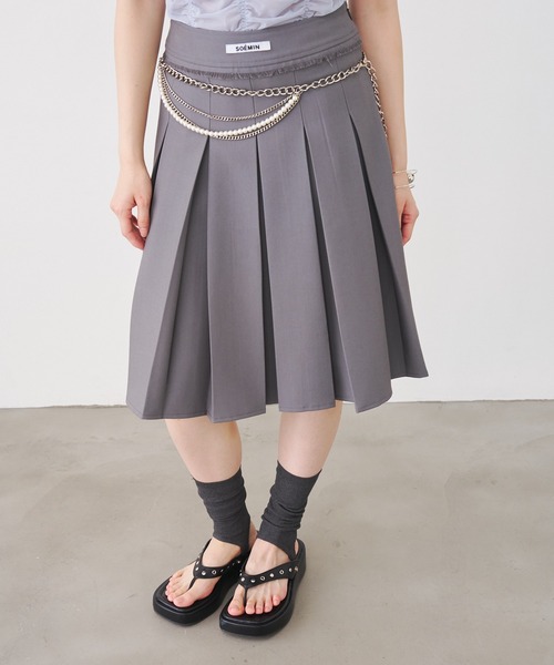 SOEMIN（ソミン）の「Box pleats midi skirt／ミディ丈ボックスプリーツスカート（スカート・レディース・チャコールグレー/ベージュ・FREE）」の6枚目の写真