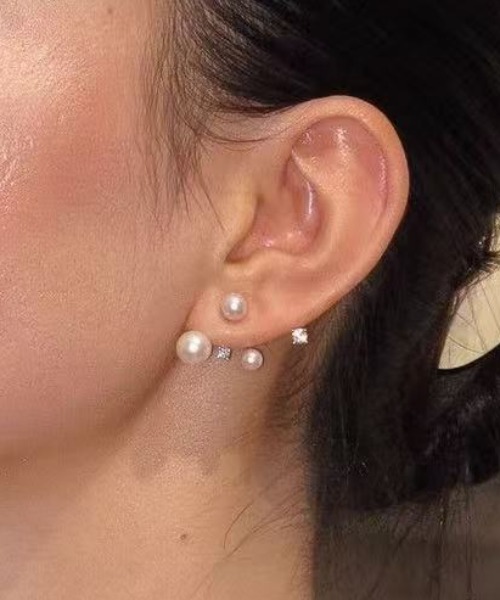 Achic(アシック)の「パールビーズ ラインピアス(ピアス(両耳用)・レディース・ホワイト・M)」の7枚目の写真