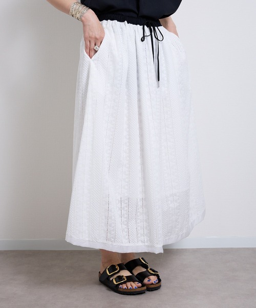 vent blanc（ヴァンブラン）の「VB : denicher デニシェ カット ワーク レース ギャザー スカート（スカート・レディース・ホワイト/ブラック・FREE）」の6枚目の写真