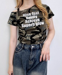 肩フェイクレザーベルトロゴTシャツ