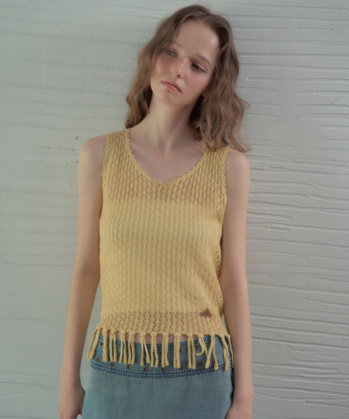 OURNOSTALGIA(アワー ノスタルジア)の「Handmade Fringe Sleeveless Knit_Light Yellow(OC26KN21)(ニット/セーター・レディース・ライトイエロー・FREE)」の3枚目の写真