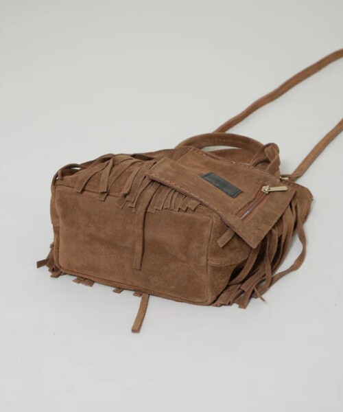 AULENTTI(オウレンティ)の「【AULENTTI/オウレンティ】スエードフリンジ2WAYショルダーバッグ(ショルダーバッグ・レディース・ブラウン/ベージュ・フリー)」の8枚目の写真