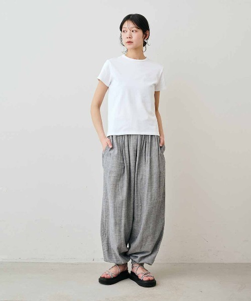 Live in comfort(リブインコンフォート)の「リブ イン コンフォート 接触冷感&抗菌防臭&吸汗速乾!Ohcool(R)IIplus素材の一枚でも重ねてもサマになる 大人のための白Tシャツ(Tシャツ/カットソー・レディース・ホワイト・4L/3L/LL/L/M/S/MP)」の2枚目の写真