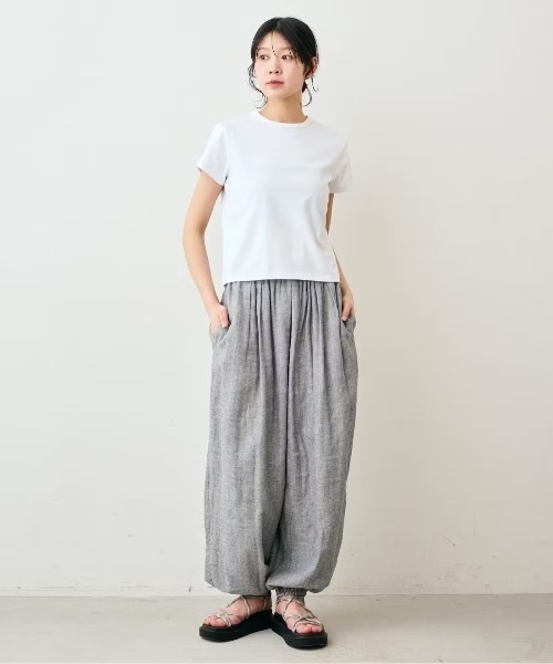 Live in comfort(リブインコンフォート)の「リブ イン コンフォート 接触冷感&抗菌防臭&吸汗速乾!Ohcool(R)IIplus素材の一枚でも重ねてもサマになる 大人のための白Tシャツ(Tシャツ/カットソー・レディース・ホワイト・4L/3L/LL/L/M/S/MP)」の3枚目の写真