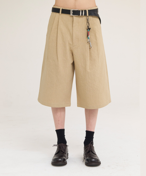 AKECII（アケシ）の「ヘリソン バミューダ コットンパンツ_ウォッシュドベージュ（その他パンツ・メンズ・その他・SMALL/MEDIUM/LARGE）」の2枚目の写真