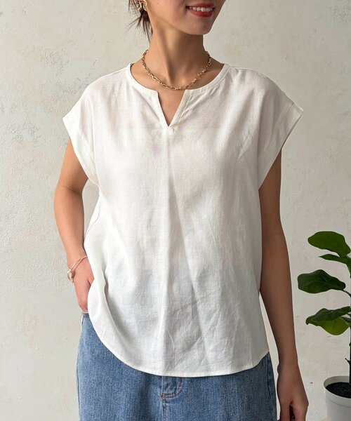 Chez toi(シェトワ)の「バックフリルスキッパーブラウス(シャツ/ブラウス・レディース・ブラック/ホワイト/グリーン系・FREE)」の6枚目の写真