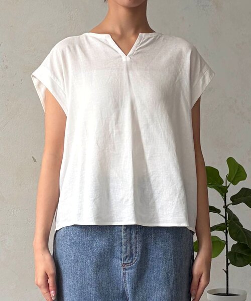 Chez toi(シェトワ)の「バックフリルスキッパーブラウス(シャツ/ブラウス・レディース・ブラック/ホワイト/グリーン系・FREE)」の12枚目の写真