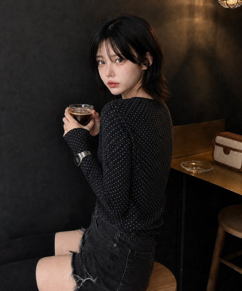 muahmuah（ムーアムーア）の「ドットラウンドクロップ長袖Tシャツ[ブラック]（Tシャツ/カットソー・レディース・ブラック・FREE）」の3枚目の写真