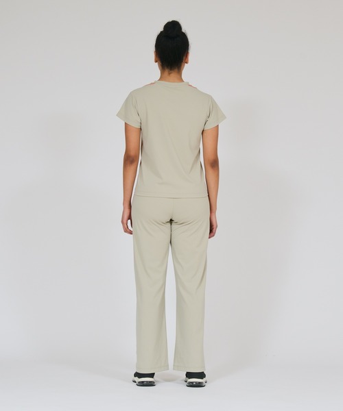 Champion(チャンピオン)の「【Champion/チャンピオン】レディース ショートスリーブTシャツ(Tシャツ/カットソー・レディース・チャコール/ベージュ系1/ダークネイビー・LARGE/MEDIUM)」の17枚目の写真