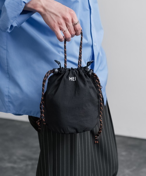 MEI(メイ)の「MEI メイ BOTTLE SHOULDER 2WAYドローコードショルダーバッグ/ハンドバッグ(ショルダーバッグ・メンズ・ブラック・FREE)」の13枚目の写真