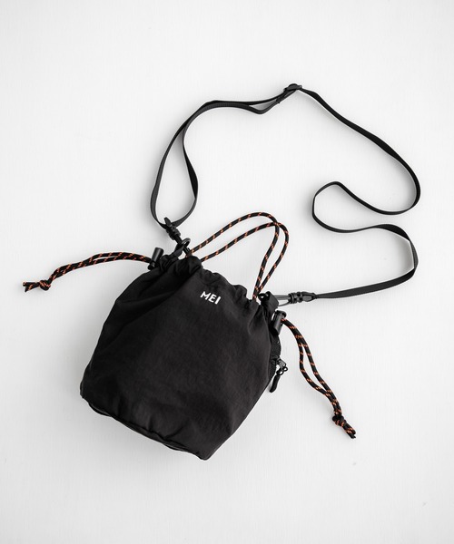 MEI(メイ)の「MEI メイ BOTTLE SHOULDER 2WAYドローコードショルダーバッグ/ハンドバッグ(ショルダーバッグ・メンズ・ブラック・FREE)」の14枚目の写真