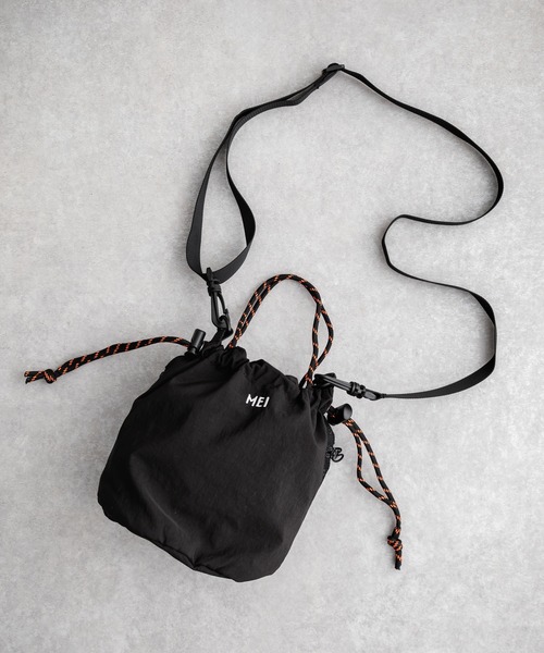MEI(メイ)の「MEI メイ BOTTLE SHOULDER 2WAYドローコードショルダーバッグ/ハンドバッグ(ショルダーバッグ・メンズ・ブラック・FREE)」の15枚目の写真