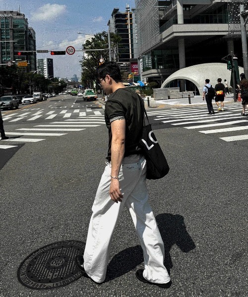 COSYHARU(コシハル)の「プレミアムエッセンシャルクロップマッスルT(Tシャツ/カットソー・メンズ・ホワイト/ライトグレー/カーキ/チャコール/ブラック・LARGE/MEDIUM)」の18枚目の写真