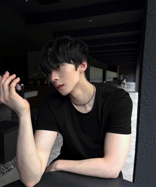 COSYHARU(コシハル)の「プレミアムエッセンシャルクロップマッスルT(Tシャツ/カットソー・メンズ・ホワイト/ライトグレー/カーキ/チャコール/ブラック・LARGE/MEDIUM)」の8枚目の写真