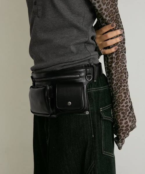 PBLIM(ページボーイリム)の「《UNISEX》ベルトバッグ(ボディバッグ/ウエストポーチ・レディース・ブラック/ブラウン・FREE)」の4枚目の写真