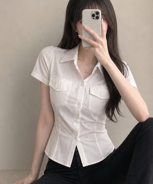 Emilie(エミリー)の「スリムフィット カラーシャツトップス(シャツ/ブラウス・レディース・ライトブルー/ホワイト・FREE)」の2枚目の写真