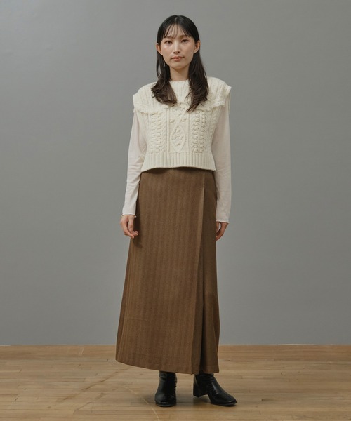 Nunc.(ヌンク)の「ヘリンボーンツイードラップデザインスカート(スカート・レディース・ブラック/ダークブラウン/オフホワイト・38)」の4枚目の写真