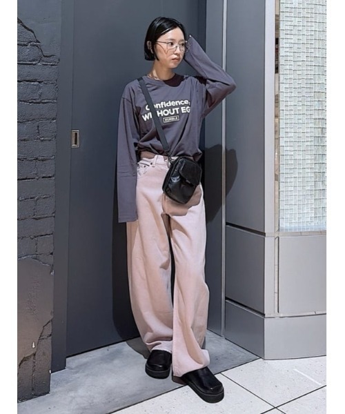 AZUL by moussy(アズールバイマウジー)の「合皮サコッシュ【着用画像あり】(ショルダーバッグ・メンズ・ブラック・FREE)」の14枚目の写真