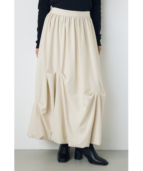 AZUL by moussy(アズールバイマウジー)の「【たっぷり立体感】タックバルーンスカート 秋服 冬服【身長/骨格別着用画像あり】デザインスカート(スカート・レディース・アイボリー/ブラック・SMALL/MEDIUM)」の2枚目の写真