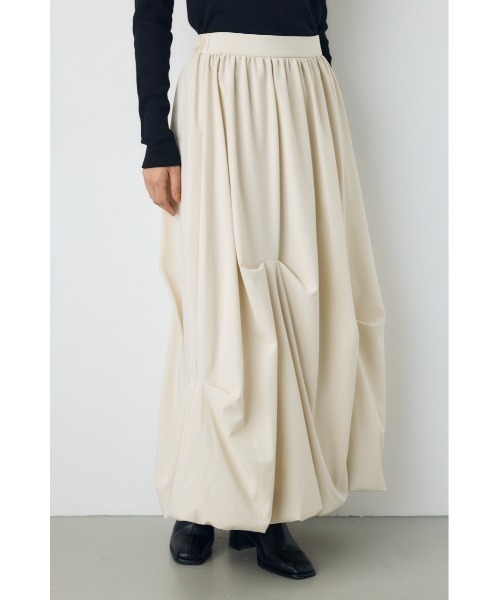 AZUL by moussy(アズールバイマウジー)の「【たっぷり立体感】タックバルーンスカート 秋服 冬服【身長/骨格別着用画像あり】デザインスカート(スカート・レディース・アイボリー/ブラック・SMALL/MEDIUM)」の6枚目の写真