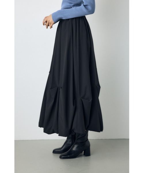 AZUL by moussy(アズールバイマウジー)の「【たっぷり立体感】タックバルーンスカート 秋服 冬服【身長/骨格別着用画像あり】デザインスカート(スカート・レディース・アイボリー/ブラック・SMALL/MEDIUM)」の12枚目の写真