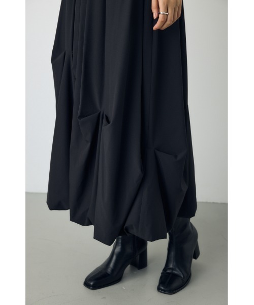 AZUL by moussy(アズールバイマウジー)の「【たっぷり立体感】タックバルーンスカート 秋服 冬服【身長/骨格別着用画像あり】デザインスカート(スカート・レディース・アイボリー/ブラック・SMALL/MEDIUM)」の9枚目の写真