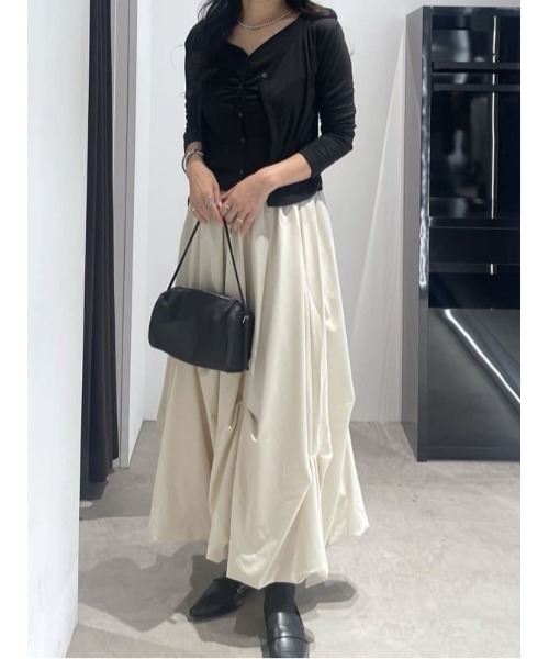 AZUL by moussy(アズールバイマウジー)の「【たっぷり立体感】タックバルーンスカート 秋服 冬服【身長/骨格別着用画像あり】デザインスカート(スカート・レディース・アイボリー/ブラック・SMALL/MEDIUM)」の18枚目の写真