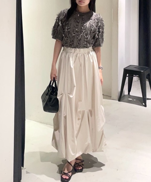 AZUL by moussy(アズールバイマウジー)の「【たっぷり立体感】タックバルーンスカート 秋服 冬服【身長/骨格別着用画像あり】デザインスカート(スカート・レディース・アイボリー/ブラック・SMALL/MEDIUM)」の21枚目の写真