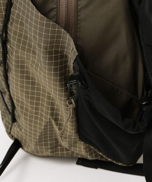 BEAMS BOY(ビームスボーイ)の「ARC’TERYX / Aerios 18 Backpack(トートバッグ・レディース・ブラウン/ブラック・ONE SIZE)」の7枚目の写真