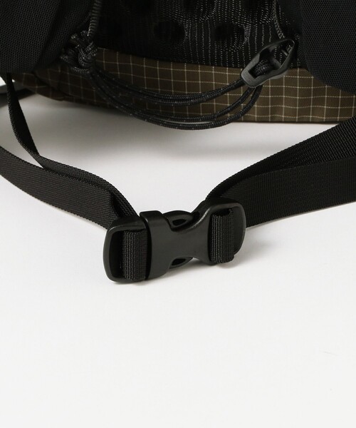 BEAMS BOY(ビームスボーイ)の「ARC’TERYX / Aerios 18 Backpack(トートバッグ・レディース・ブラウン/ブラック・ONE SIZE)」の9枚目の写真