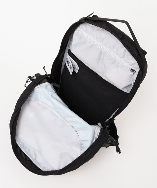 BEAMS BOY(ビームスボーイ)の「ARC’TERYX / Aerios 18 Backpack(トートバッグ・レディース・ブラウン/ブラック・ONE SIZE)」の12枚目の写真