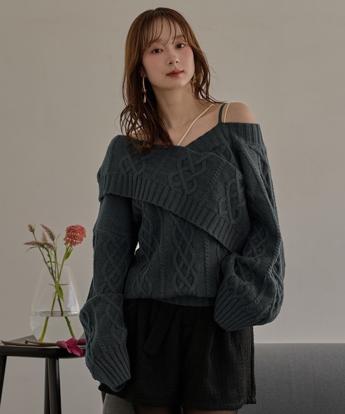 mideal(マイディール)の「one shoulder cable knit / ワンショルケーブルニット(ニット/セーター・レディース・ボルドー/ピンク/ブルーグリーン/ブラウン/ダークグレー/アイボリー・FREE)」の5枚目の写真