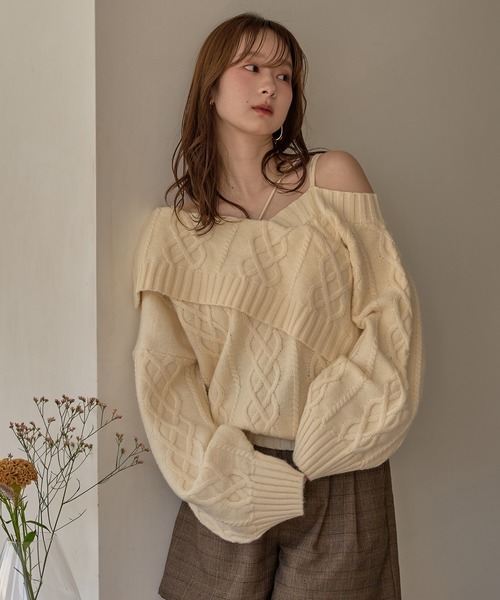 mideal(マイディール)の「one shoulder cable knit / ワンショルケーブルニット(ニット/セーター・レディース・ボルドー/ピンク/ブルーグリーン/ブラウン/ダークグレー/アイボリー・FREE)」の2枚目の写真